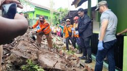 Pemimpin Hadir di Tengah Warga: Aksi Nyata Wali Kota Metro Usai Tembok Sekolah Ambruk