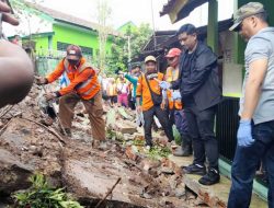 Pemimpin Hadir di Tengah Warga: Aksi Nyata Wali Kota Metro Usai Tembok Sekolah Ambruk